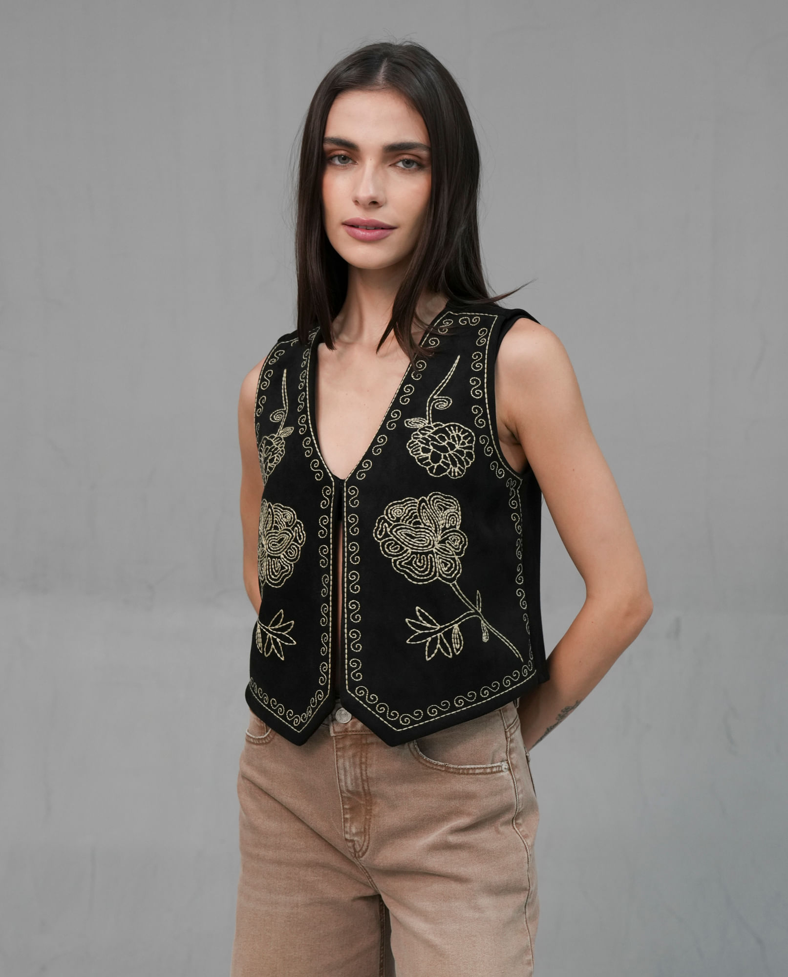 Chaleco bordado de flores con escote en V para mujer