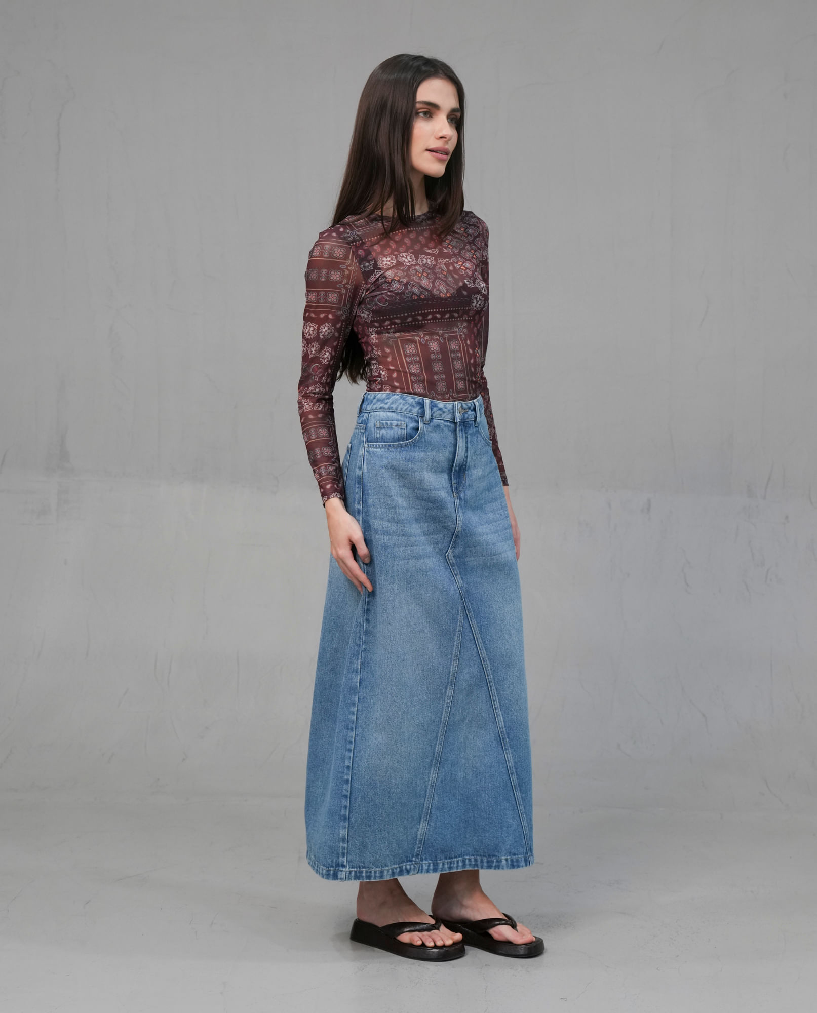 Falda larga en denim con cinco bolsillos para mujer