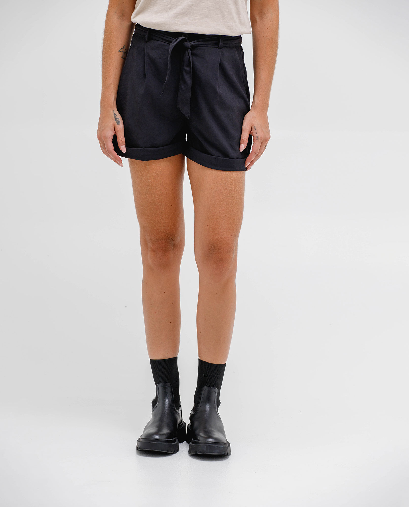 Short con guardapolvo en ruedo para mujer