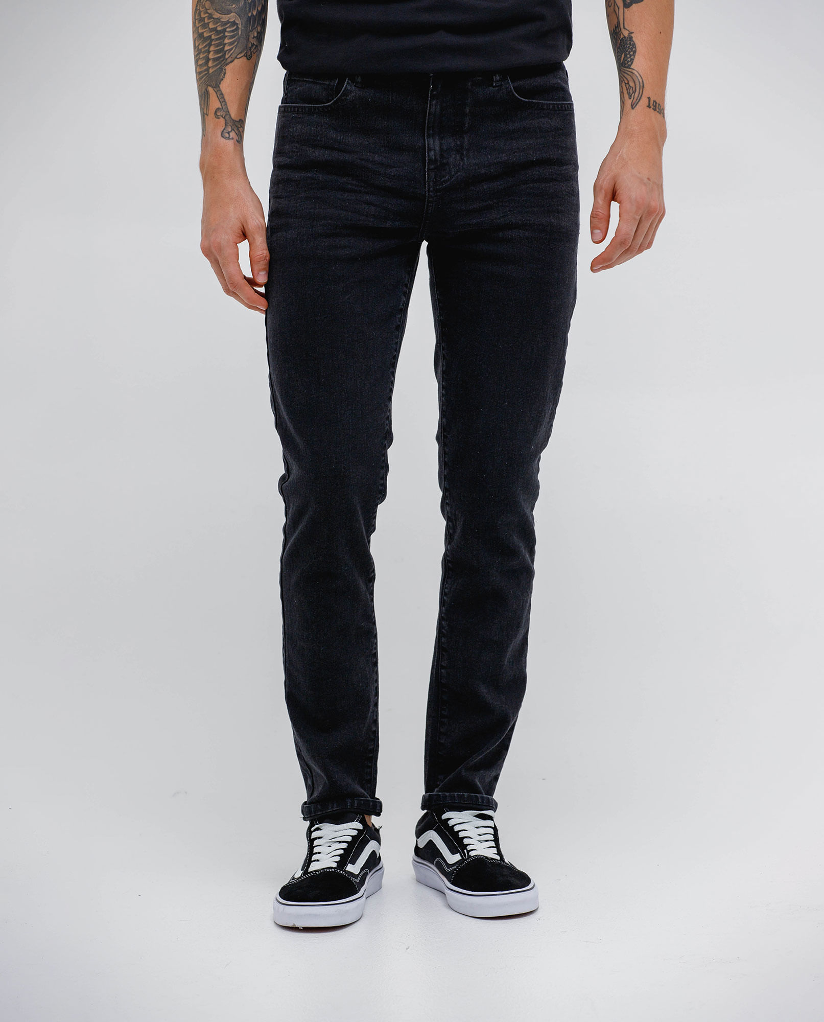 Jean Slim en black denim para hombre