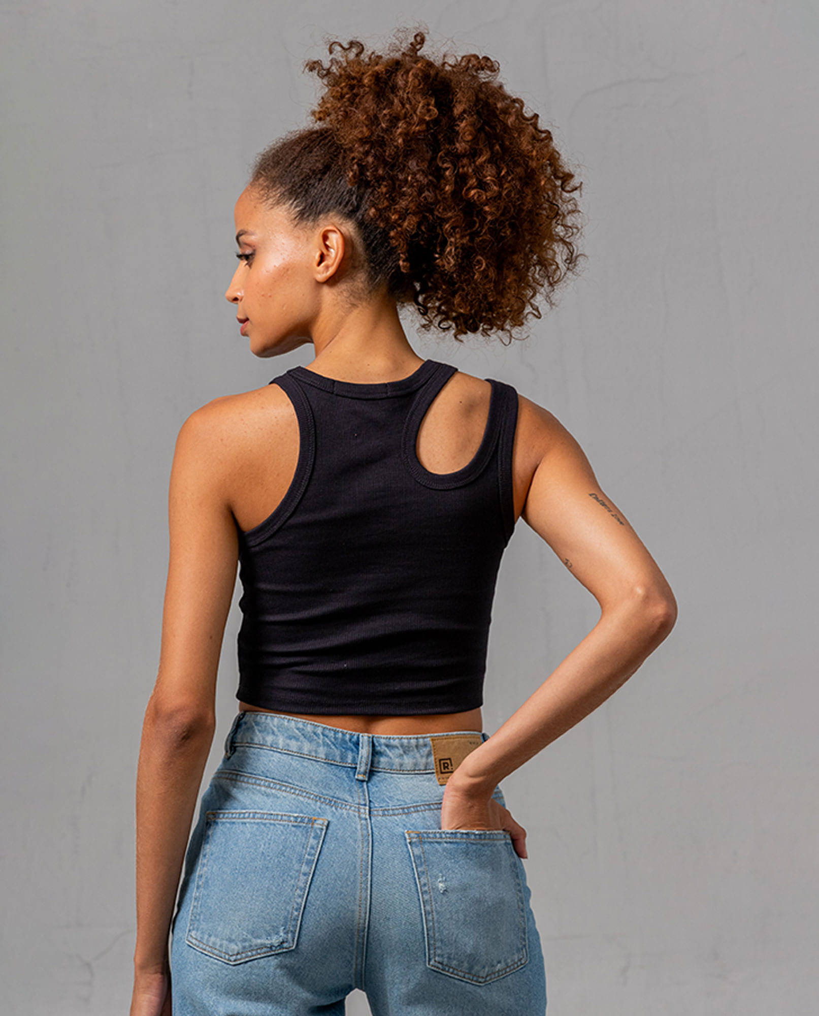 Camiseta con diseño cruzado para mujer