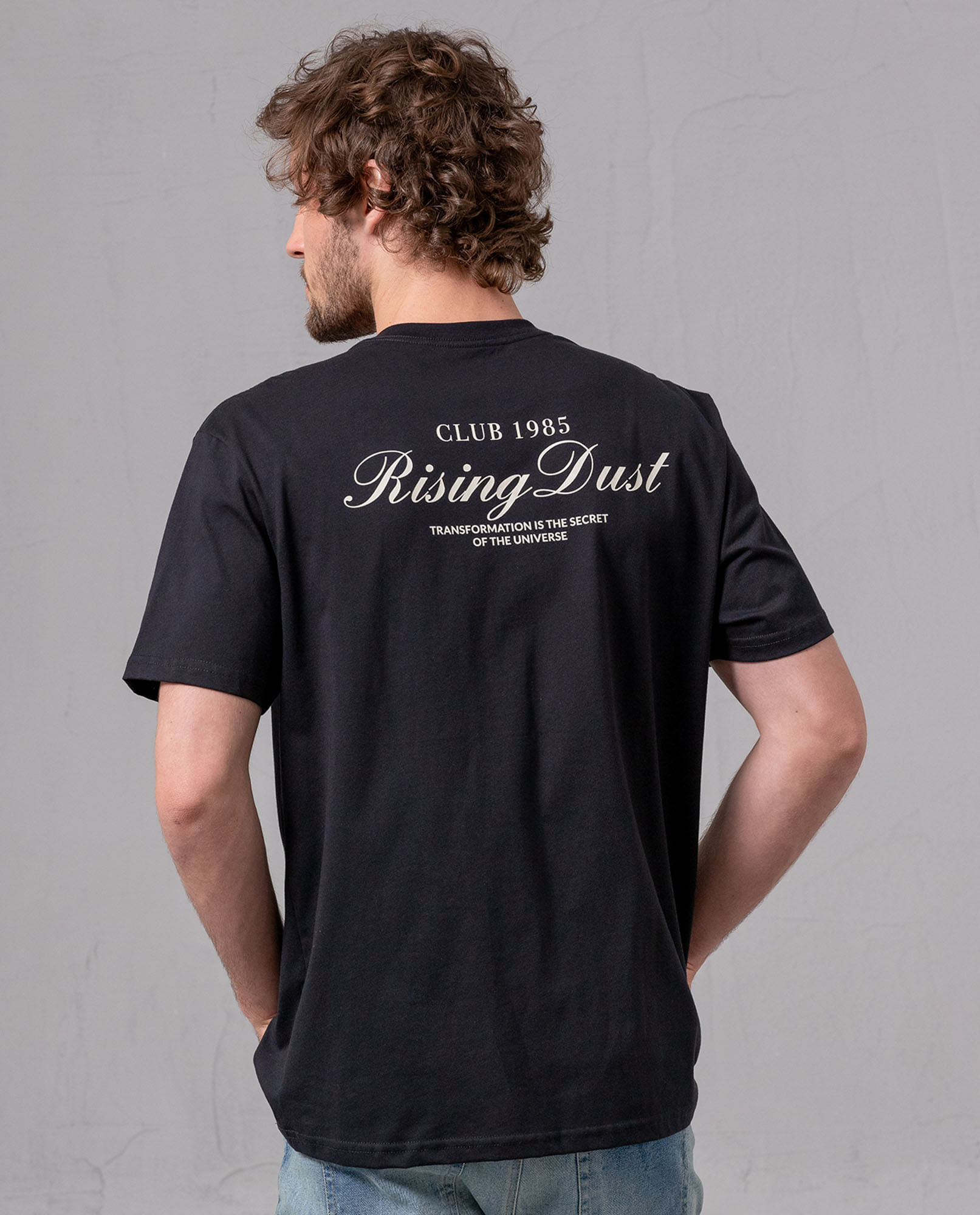 Camiseta con estampado pequeño frontal para hombre