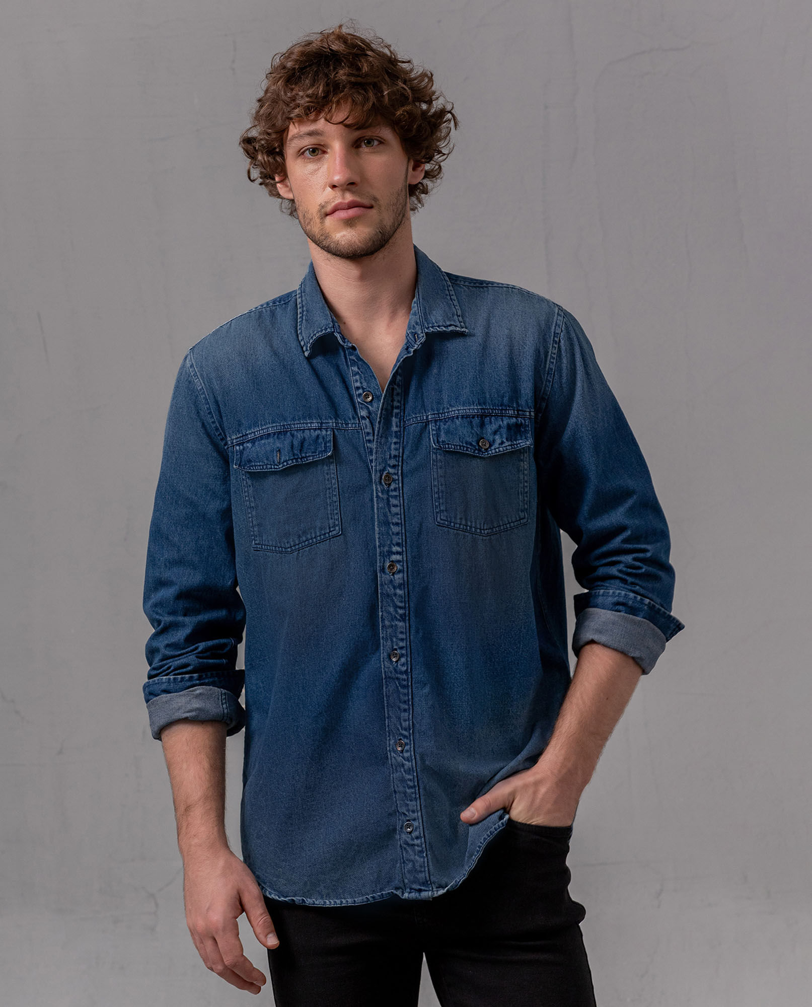 Camisa en denim para hombre