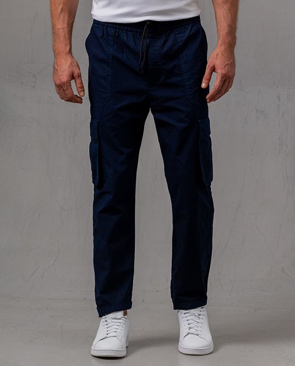 Pantalón tipo cargo para hombre