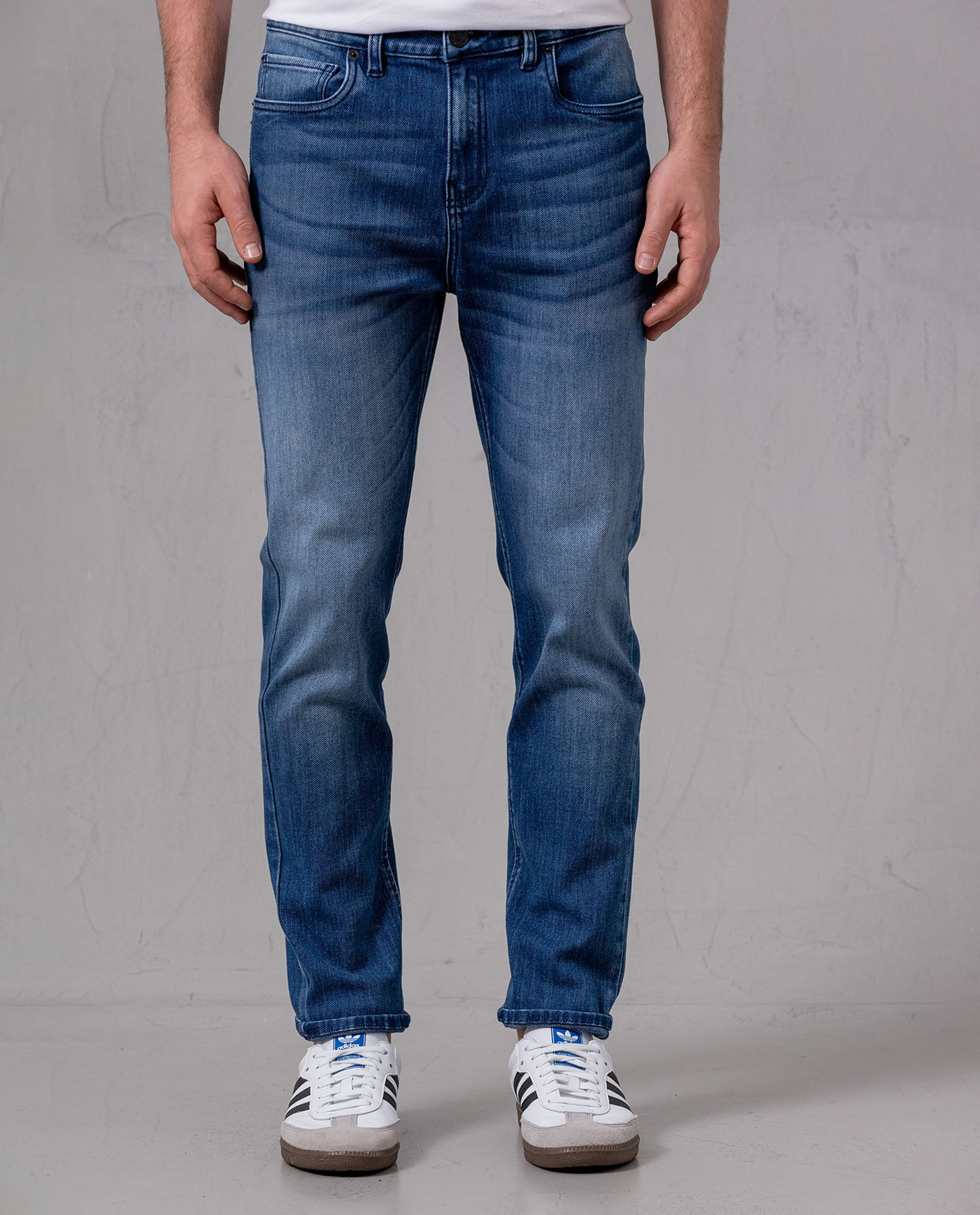 Jean Straight tono claro para hombre