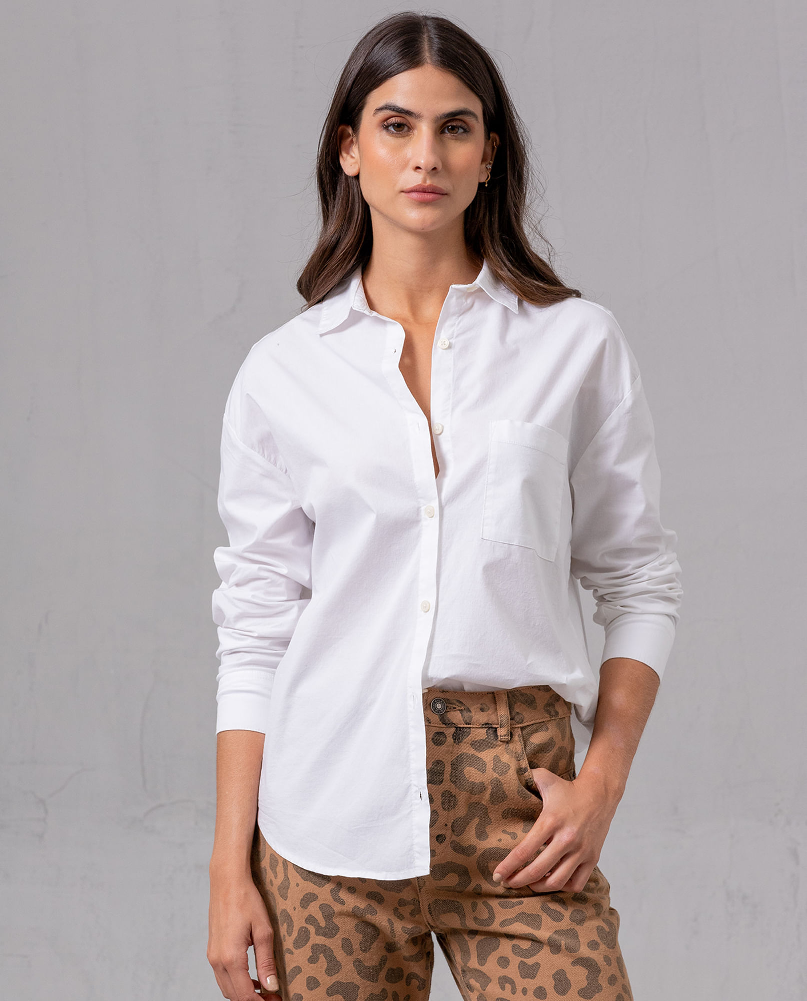 Camisa con bolsillo de parche para mujer