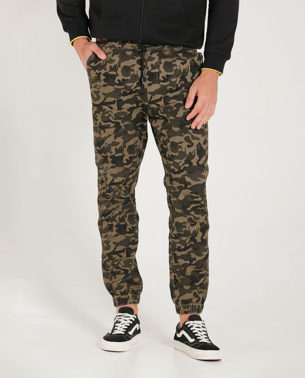 Pantalón tipo Jogger camuflado para hombre