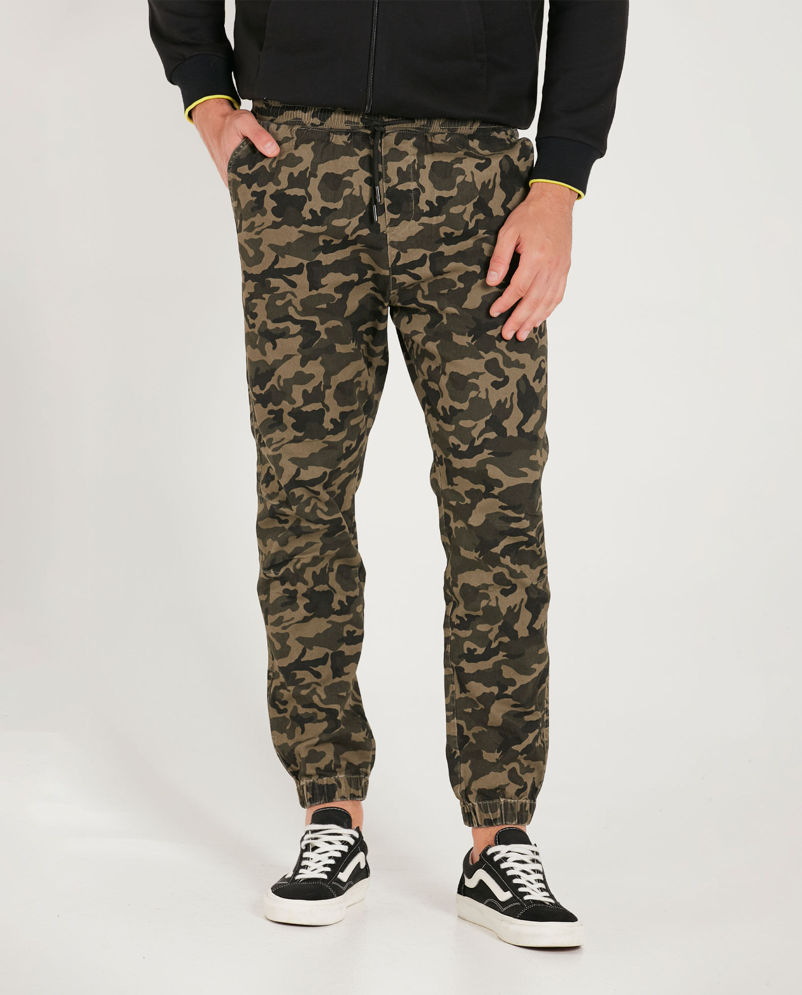 Pantalón tipo Jogger camuflado para hombre