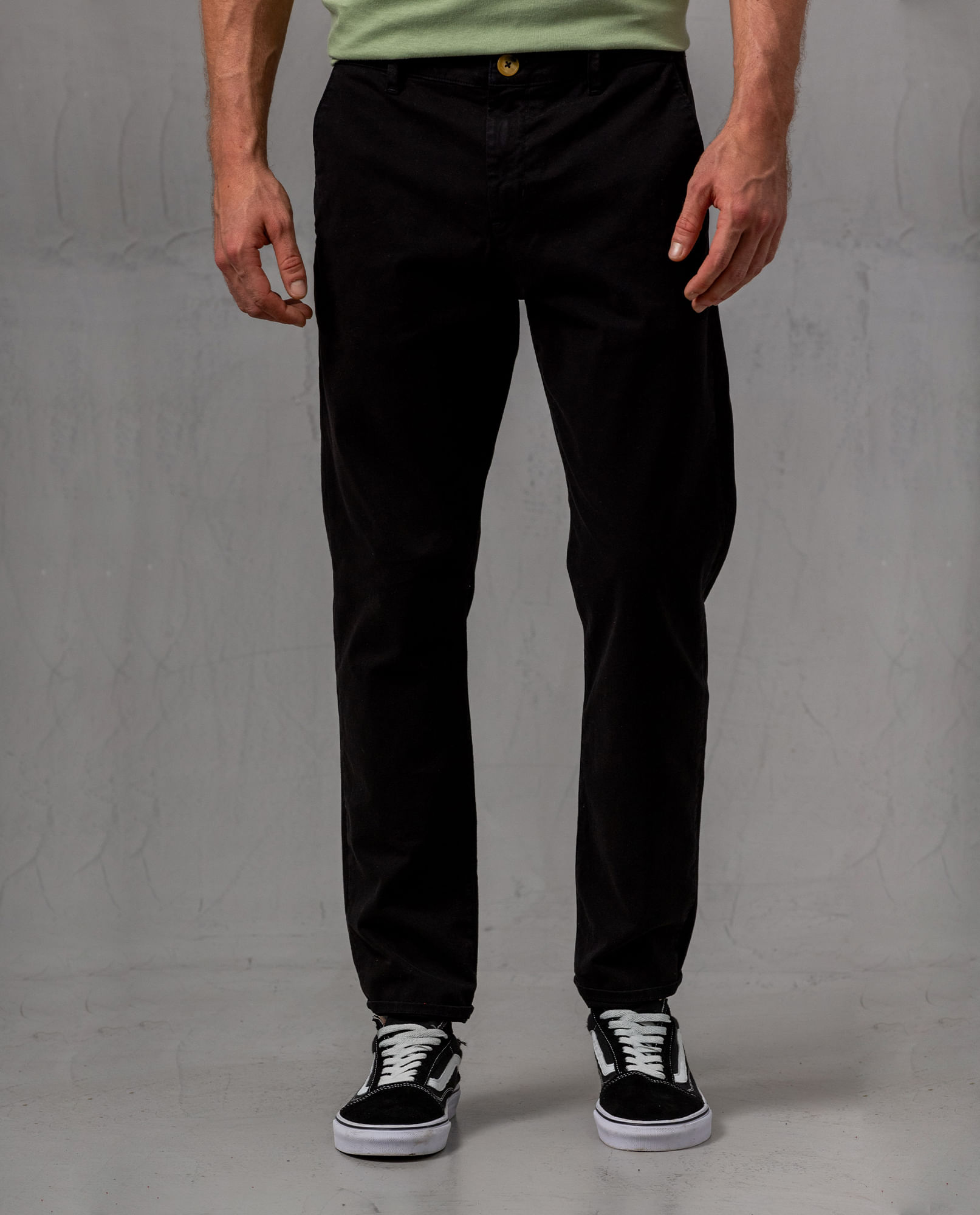 Pantalón tipo chino para hombre