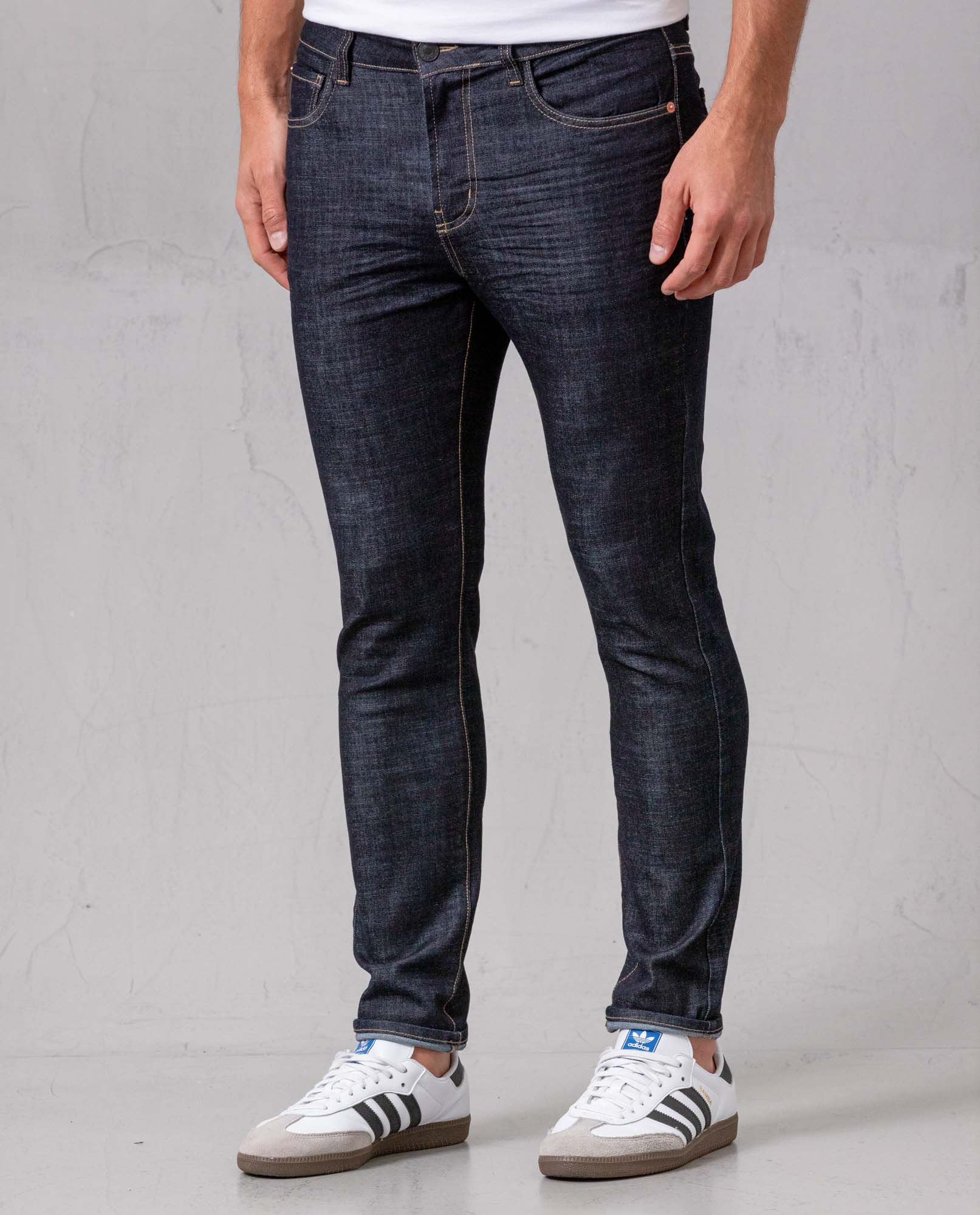 Jean Super Slim tono oscuro para hombre