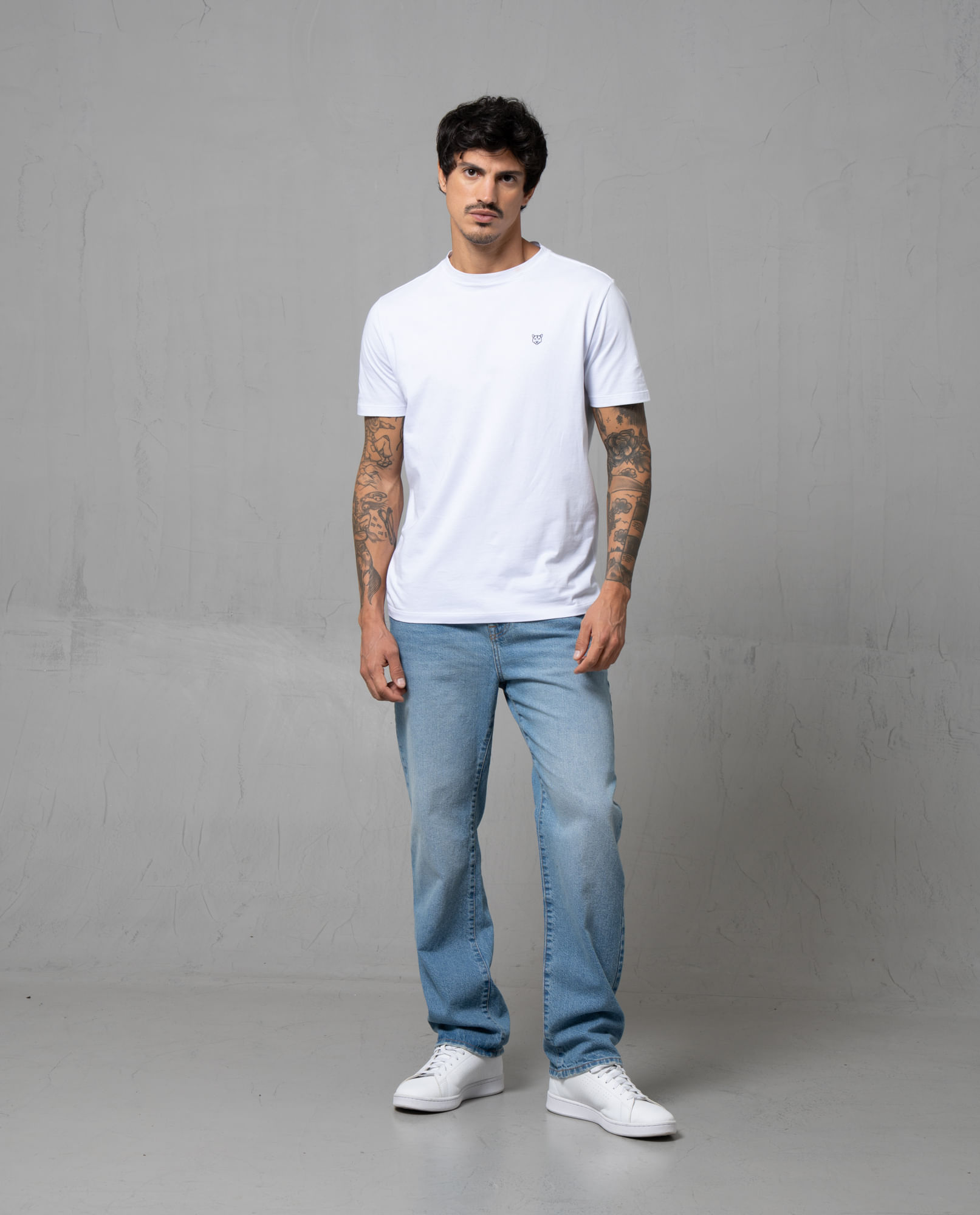 Jean Classic de tono azul claro para hombre