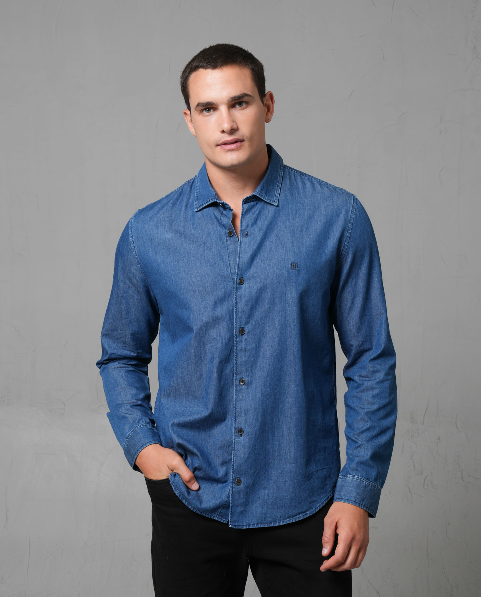 Camisa en denim para hombre