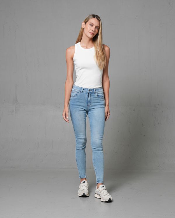 Jean Magic Up black denim para mujer