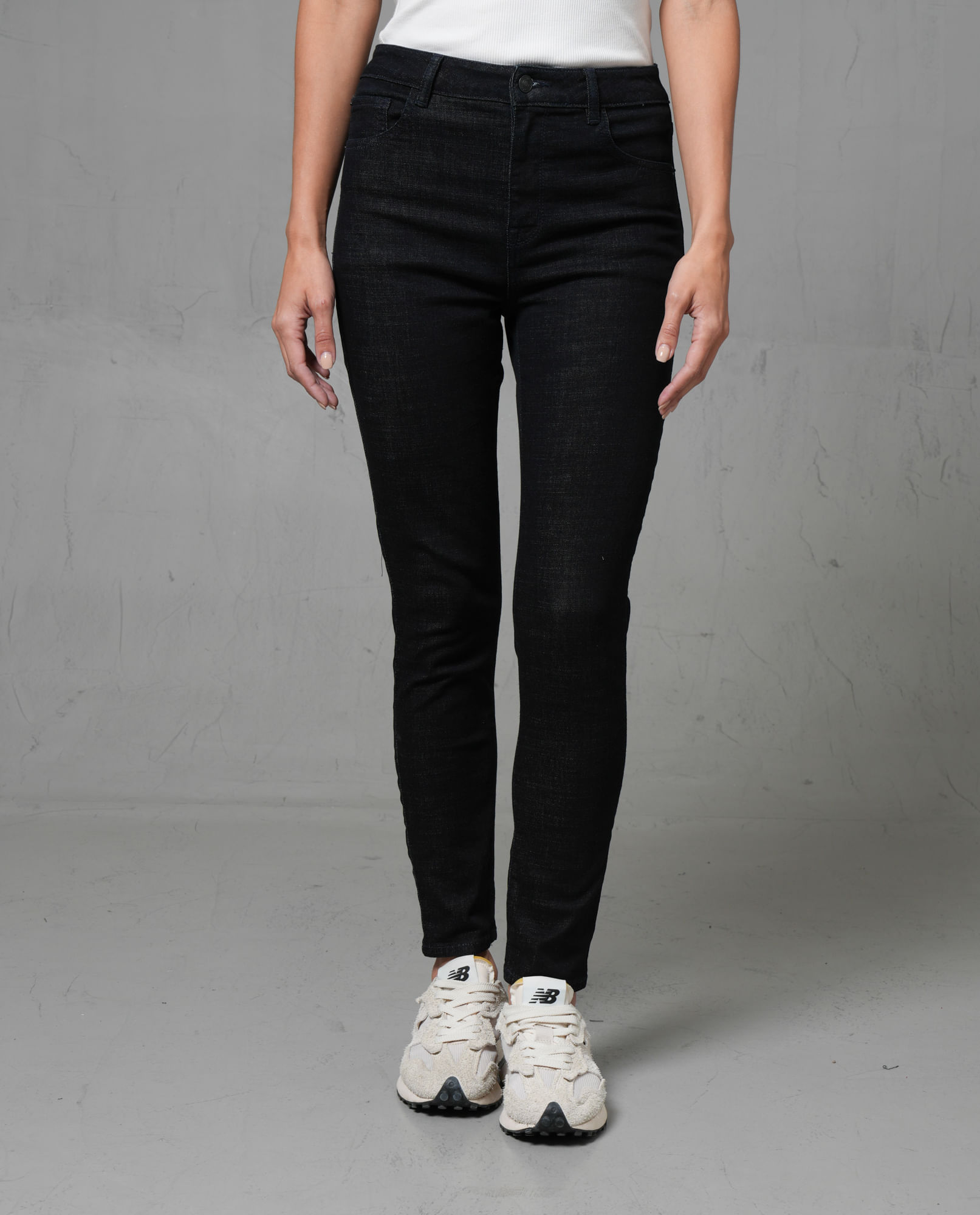 Jean Jegging de tono oscuro para mujer