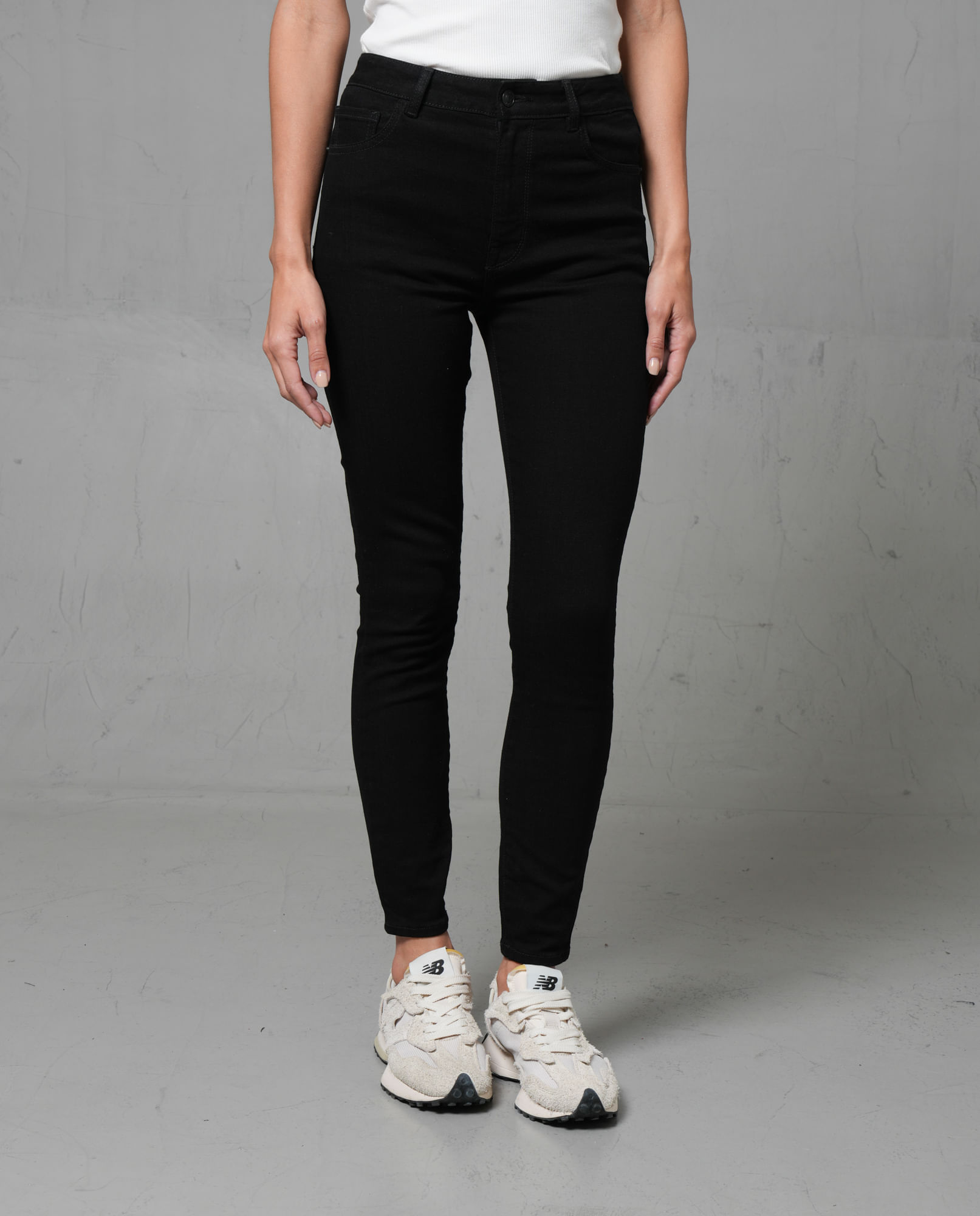 Jean Jegging de tono oscuro para mujer