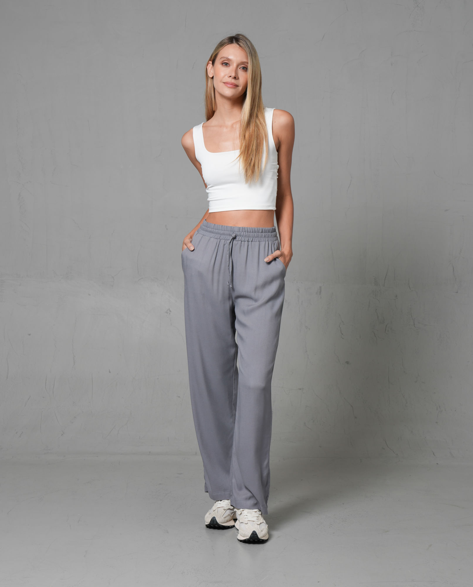 Pantalón Recto con pretina enresortada para mujer