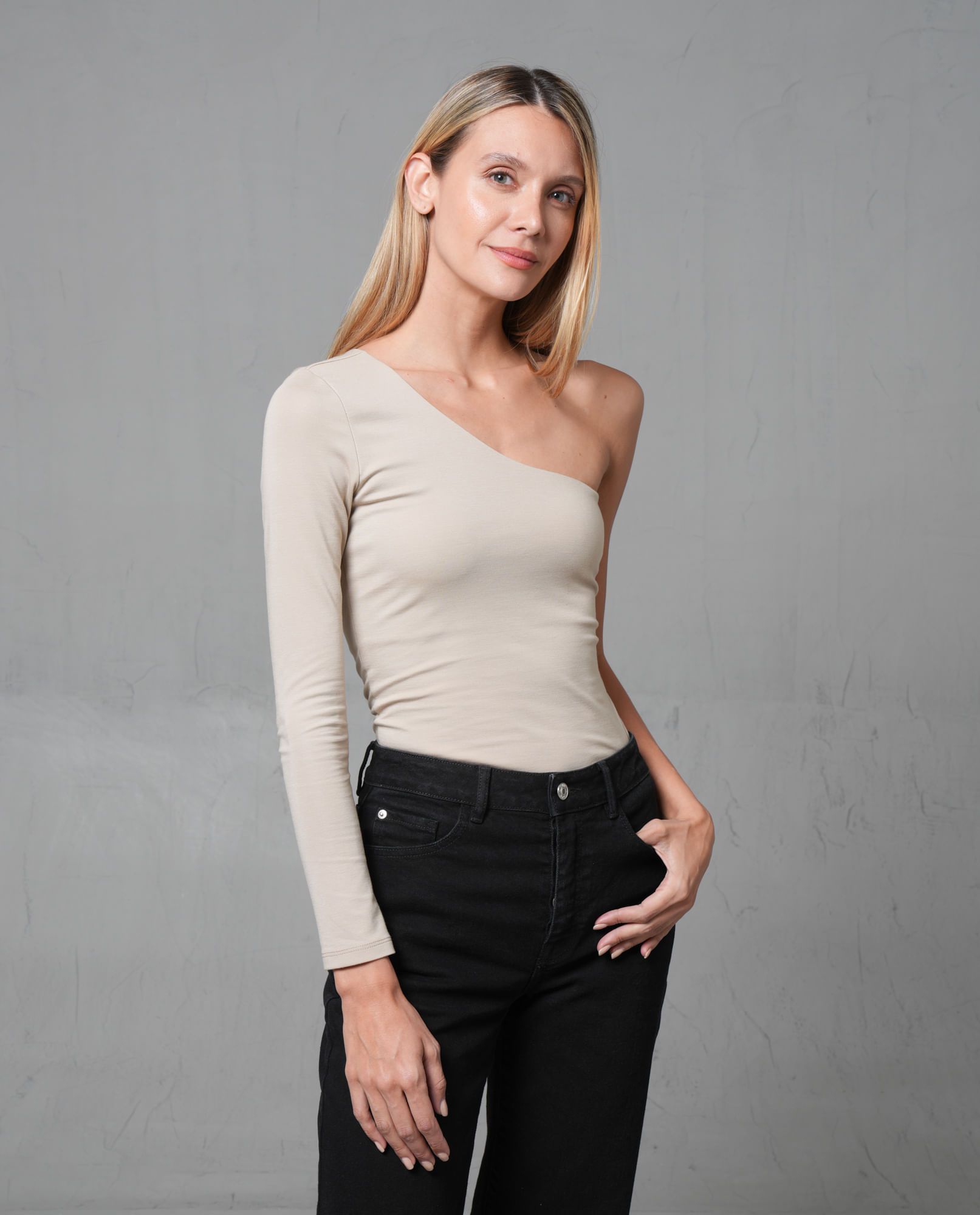 Camiseta de un solo hombro manga larga para mujer