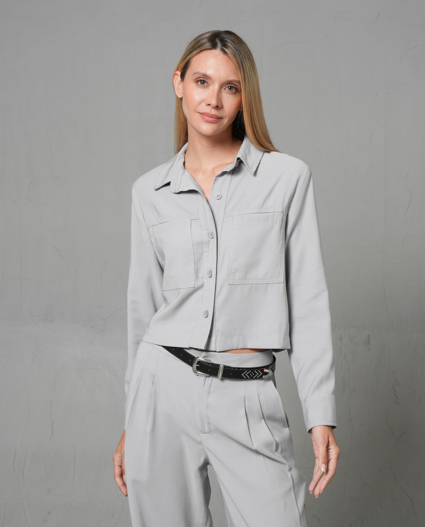 Camisa con bolsillos de parche para mujer