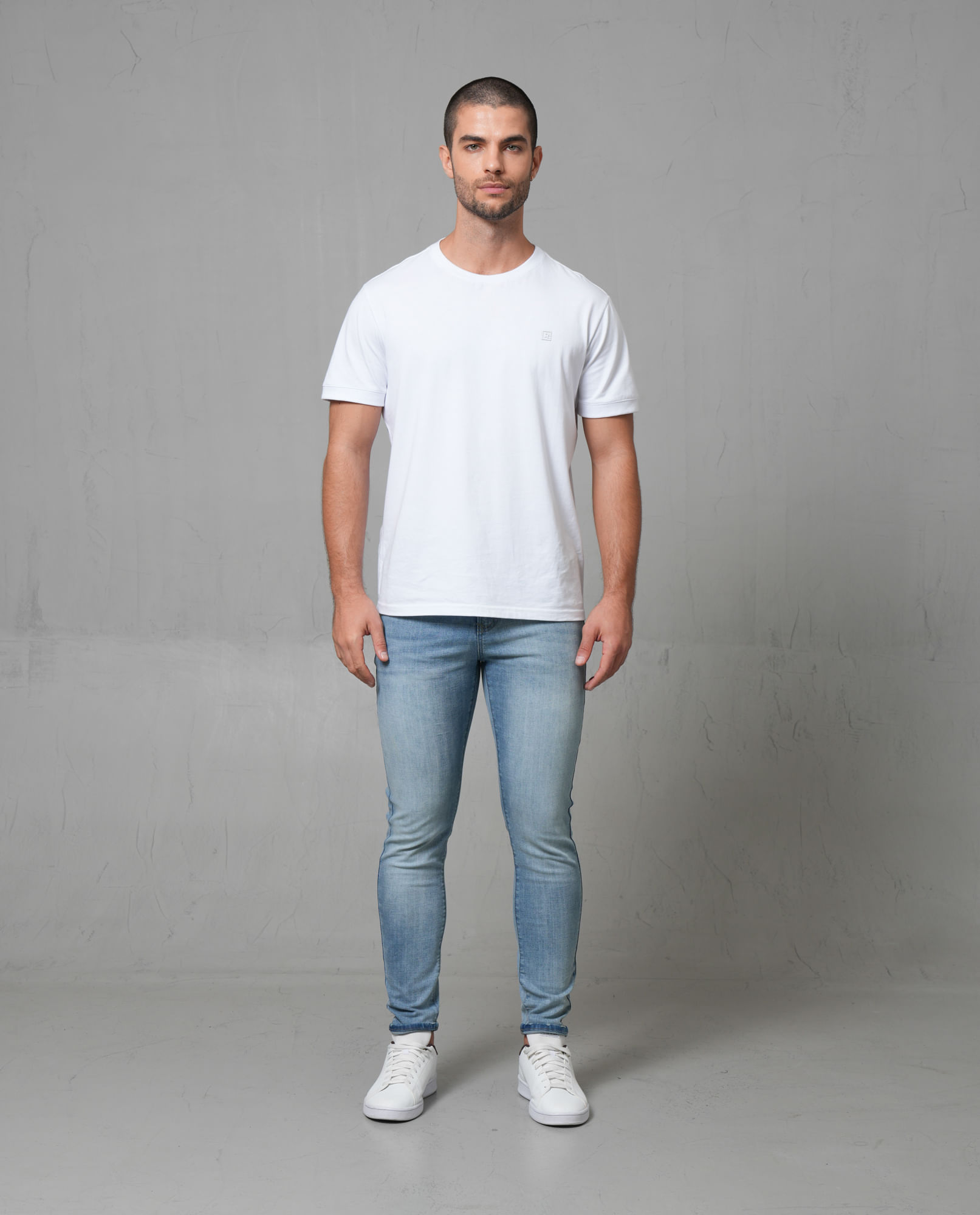 Jean Super Slim tono claro para hombre