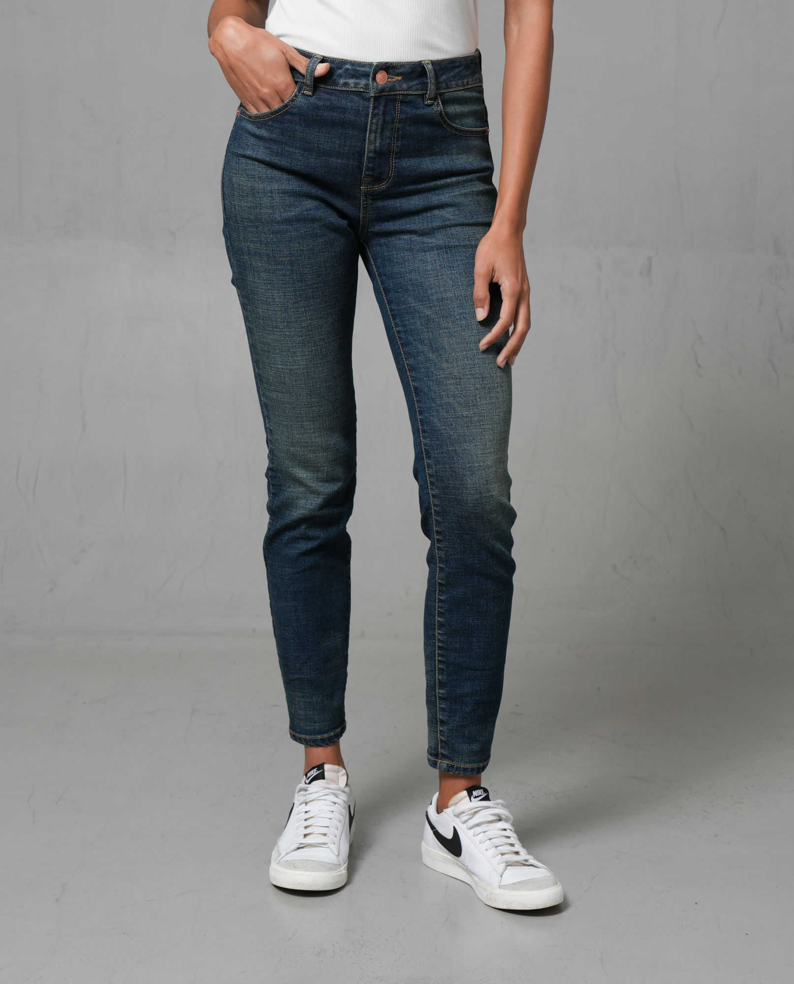 Jean Magic Up tono oscuro para mujer