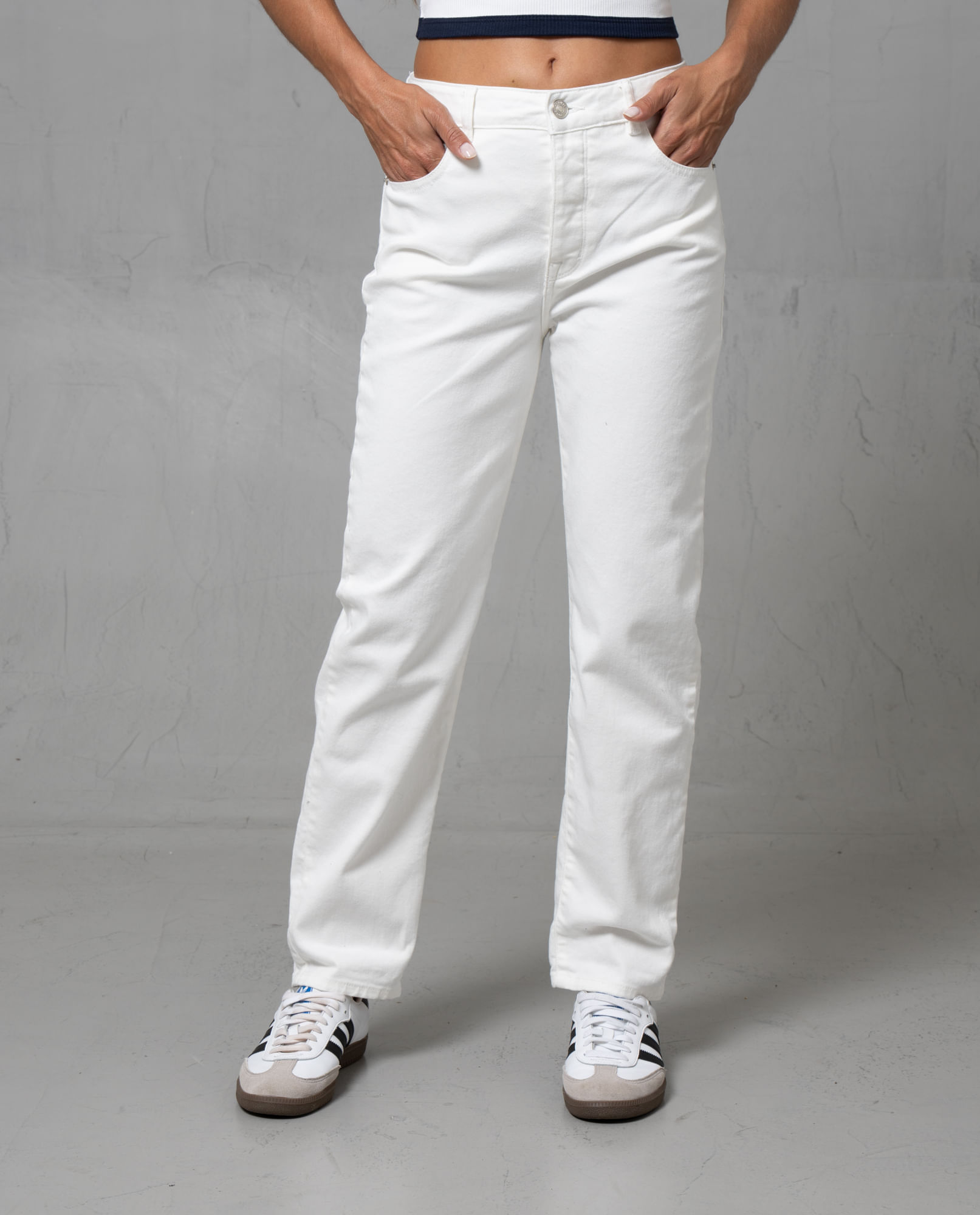 Jean Mom en tono crudo para mujer