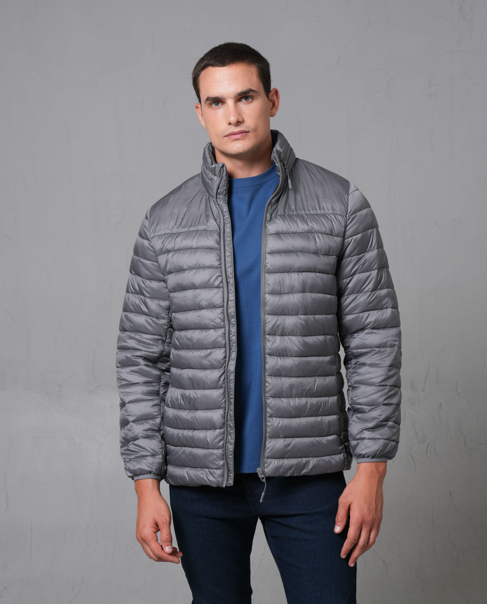 Chaqueta acolchada con capucha para hombre
