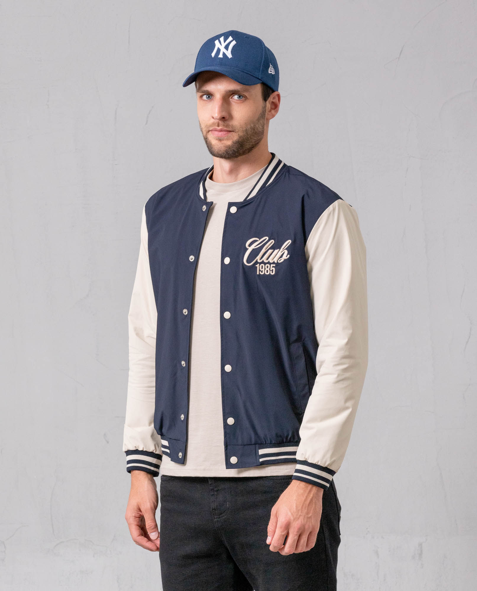 Chaqueta Varsity con aplique bordado para hombre