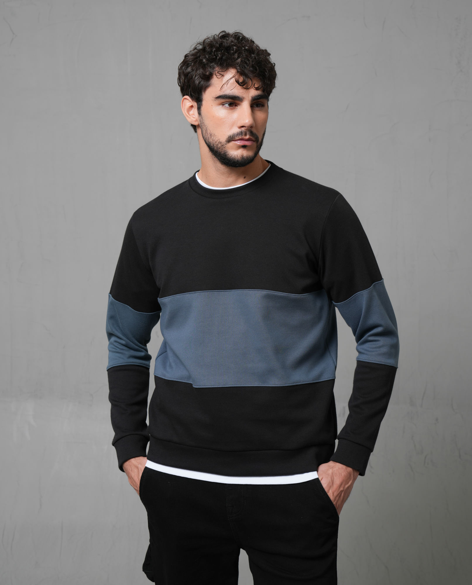 Buzo de diseño cerrado para hombre