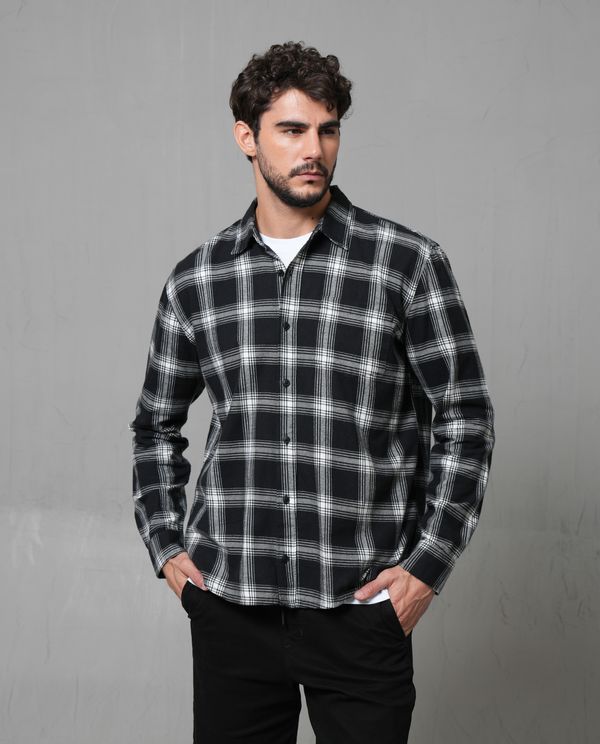 Camisa con diseño a cuadros para hombre