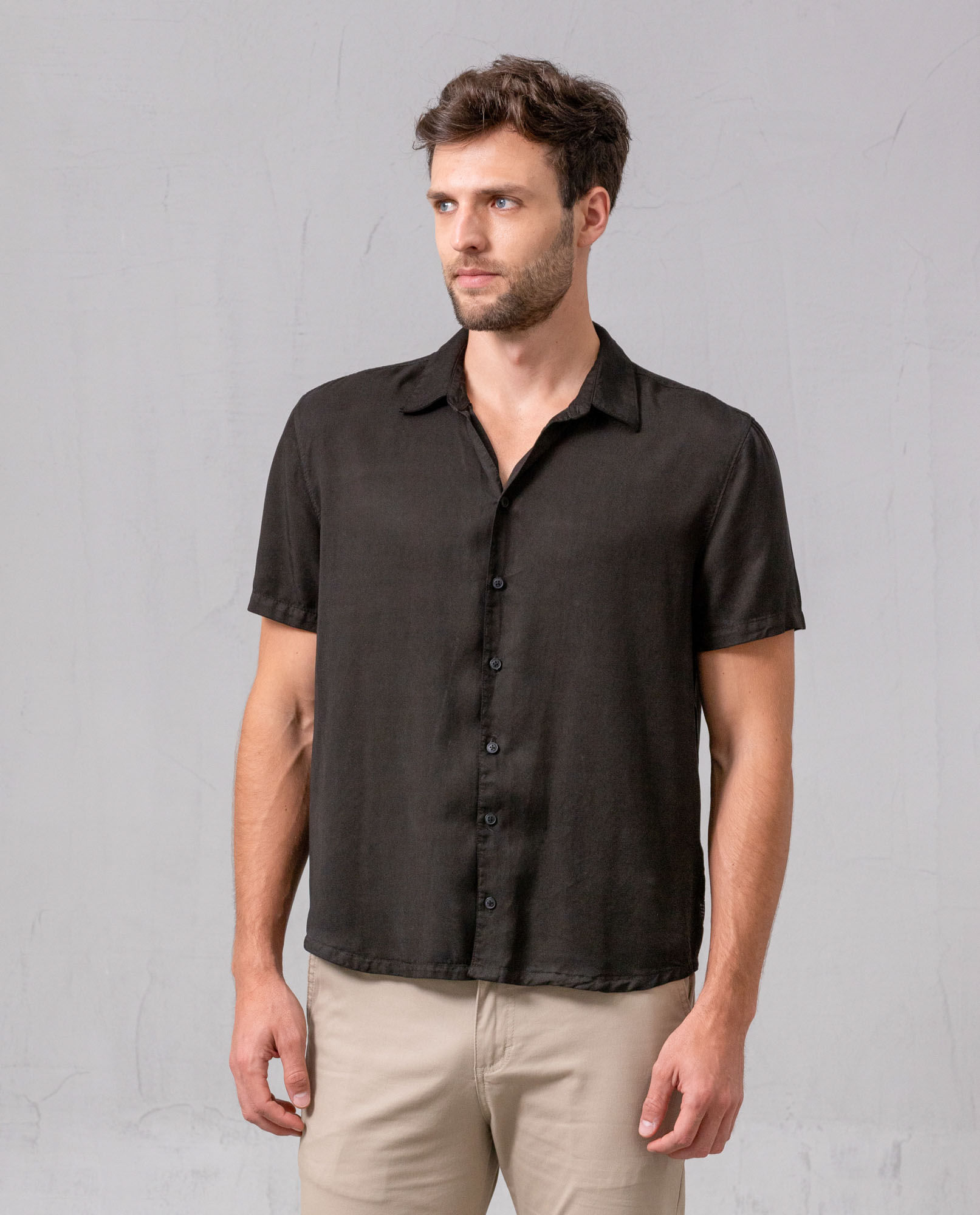 Camisa clásica de manga corta para hombre