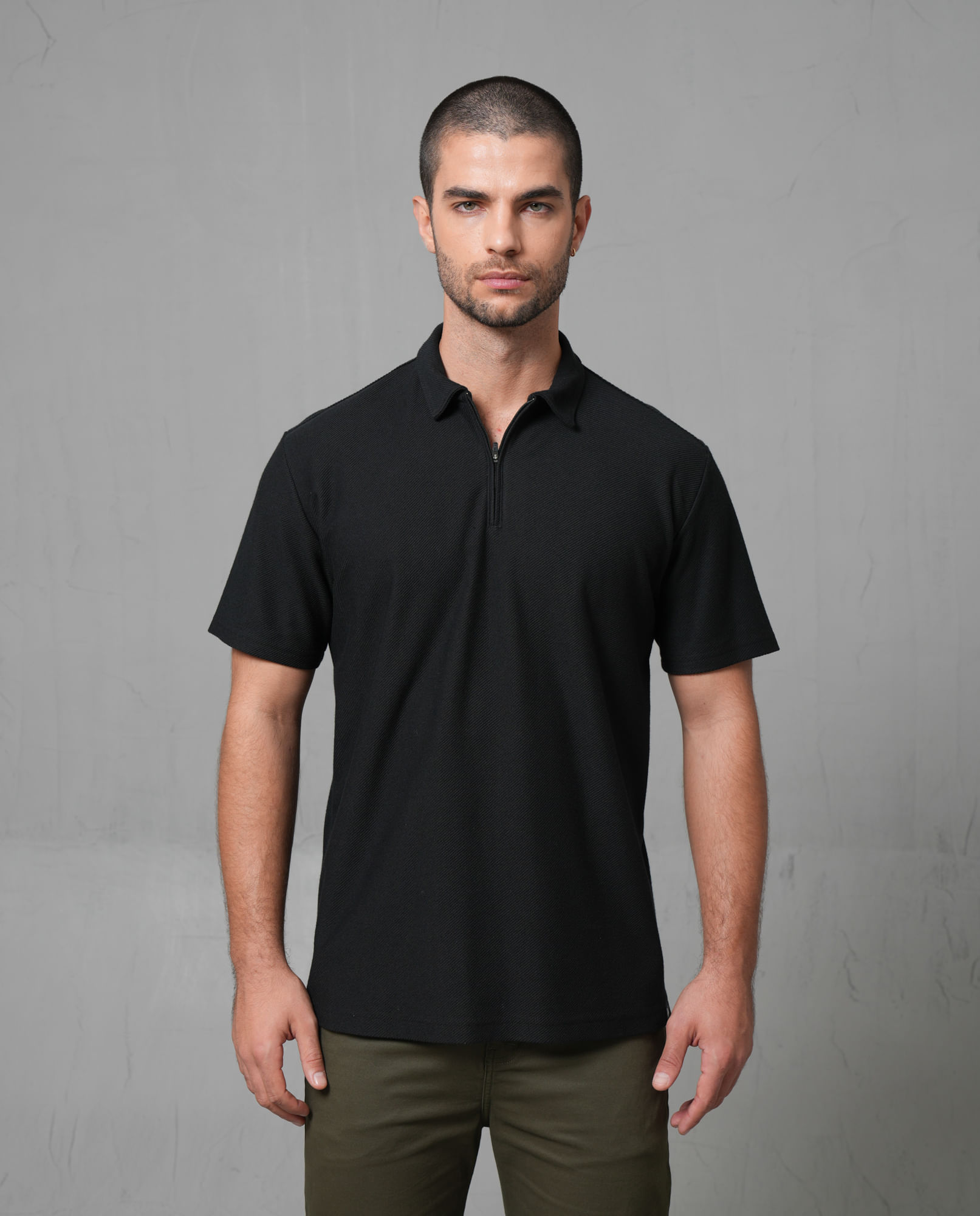 Polo de tela con textura con cierre para hombre